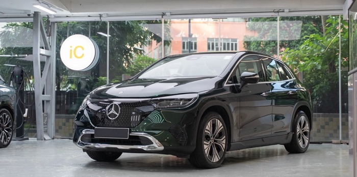 Mercedes-Benz EQE SUV San Remo Green Color PPF